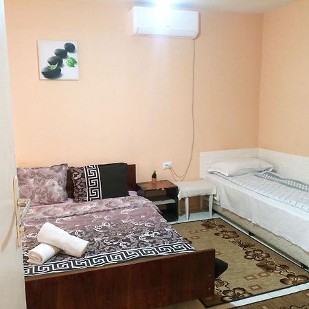 Guest House Emiliya Ovchartsi  Екстер'єр фото