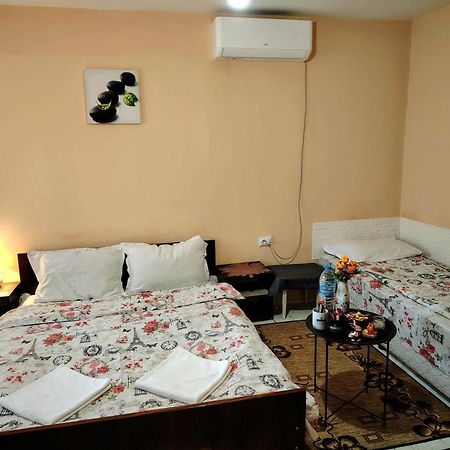 Guest House Emiliya Ovchartsi  Екстер'єр фото